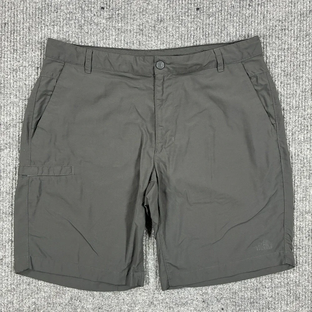 The North Face Shorts Mens Size 38 Gray Hiking Outdoor Trail Nylon Zip Pocket